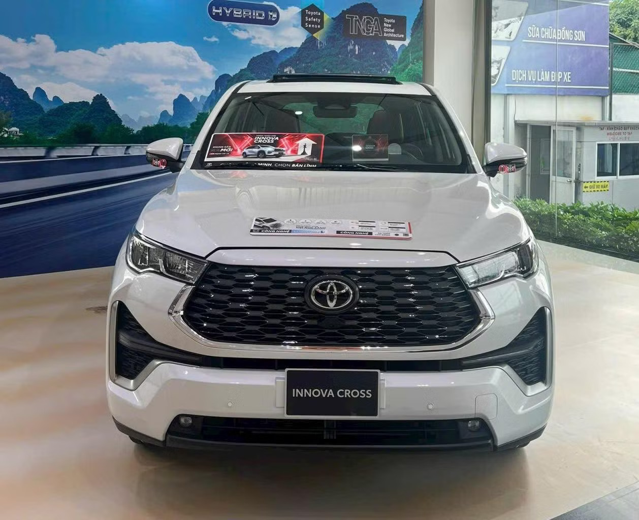 Những mẫu xe hybrid ăn khách nhất tại Việt Nam - Ảnh 2.