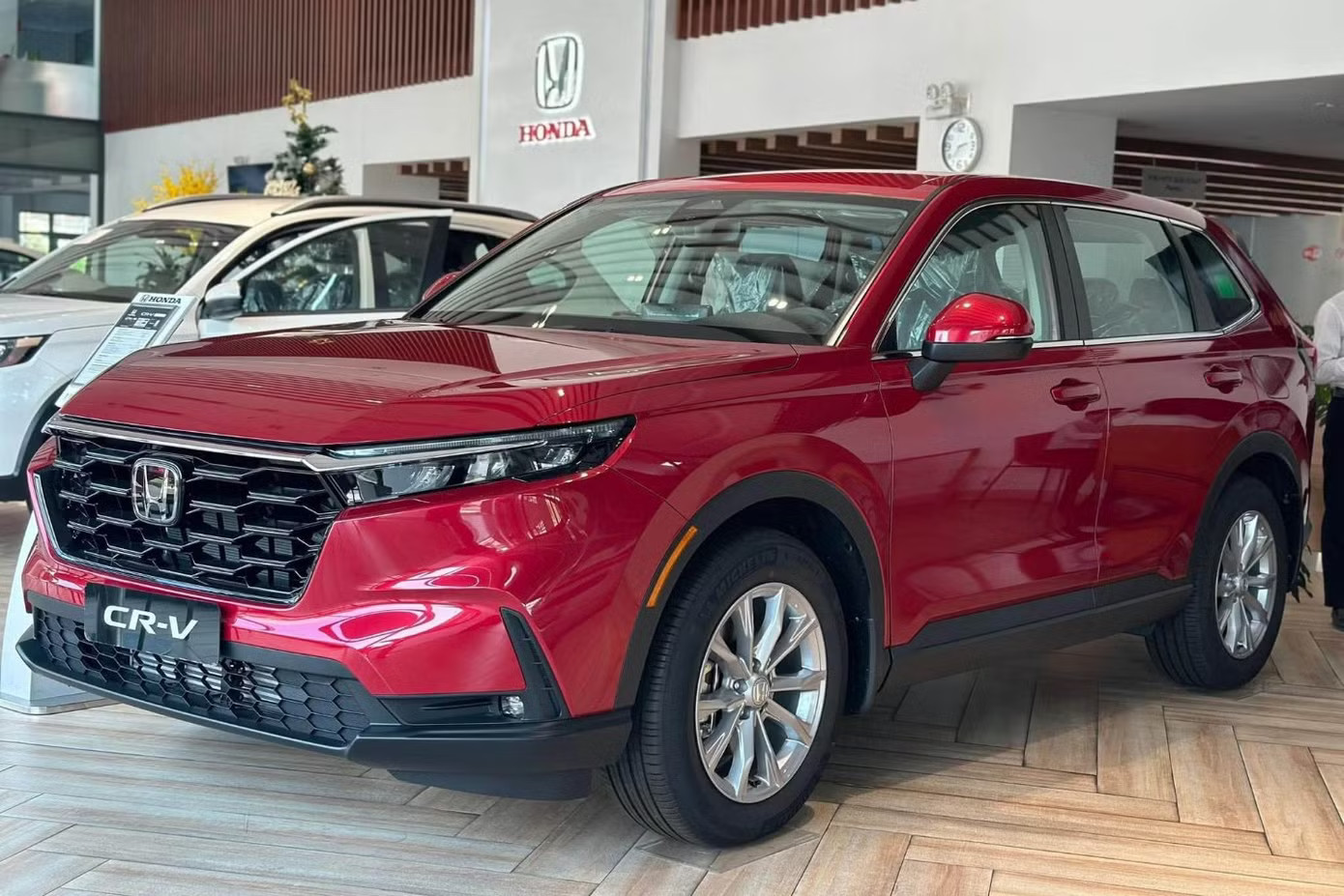 Những mẫu xe hybrid ăn khách nhất tại Việt Nam - Ảnh 3.