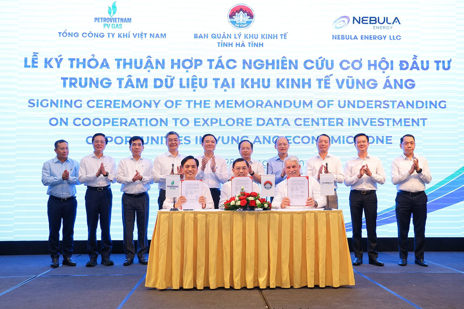45f0_le-ky-tho-a-thuan-hop-tac-nghien-cuu-co-hoi-dau-tu-trung-tam-du-lieu-giua-tinh-ha-tinh-pv-gas-va-nebula20260728164011.jpg