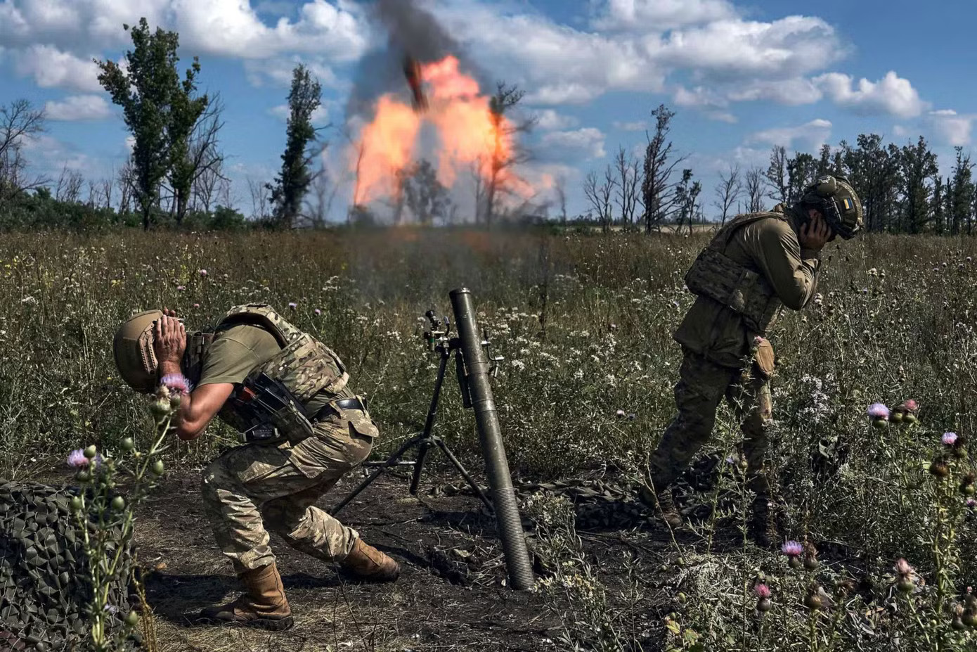Ukraine tuyên bố sẵn sàng 'đóng băng' chiến tuyến để tìm kiếm hòa bình với Nga - Ảnh 1.