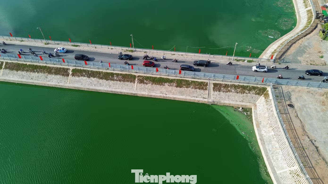 Không một bóng cây trên con đường 'độc nhất vô nhị' Hà Nội - Ảnh 9.