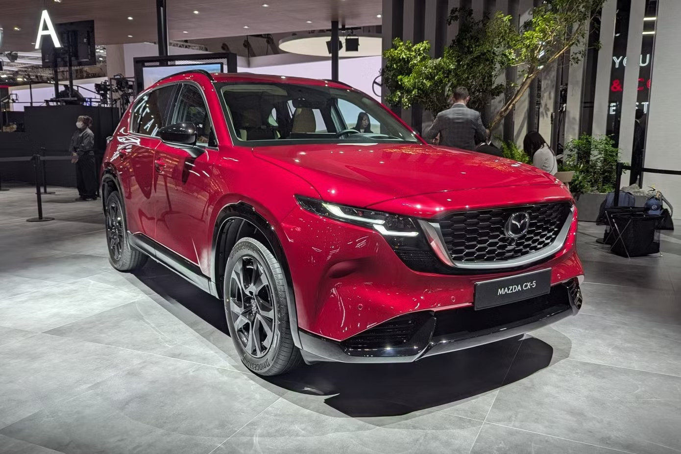 Mazda CX-5 thế hệ mới được dự đoán khó có giá rẻ như bản cũ. Dàn SUV cỡ C khuấy động thị trường ô tô cuối năm - Ảnh 4.