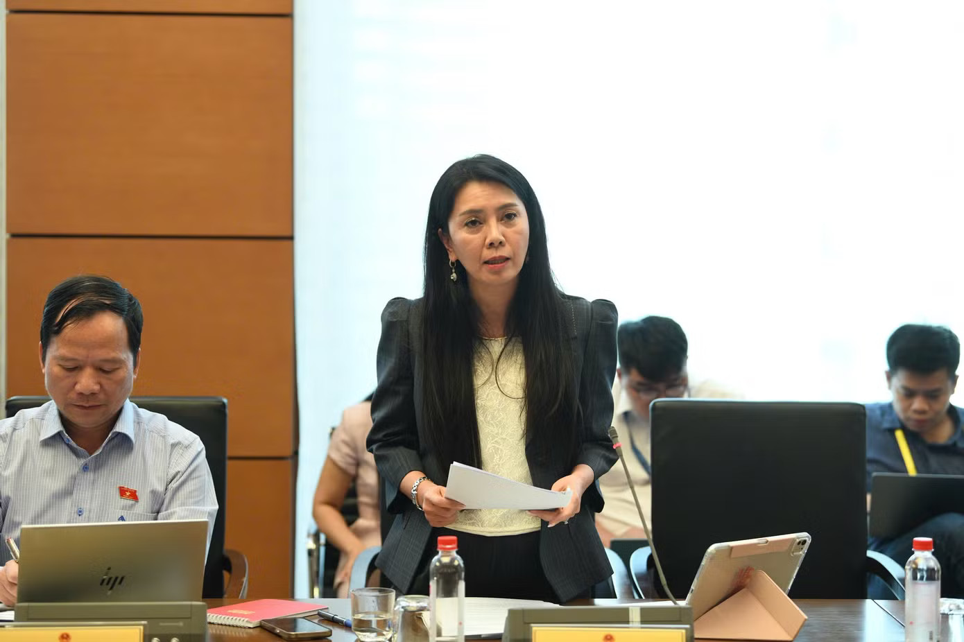 Thủ tướng: Làm rõ đề xuất đánh thuế 0,2% với đất bỏ hoang - Ảnh 2.