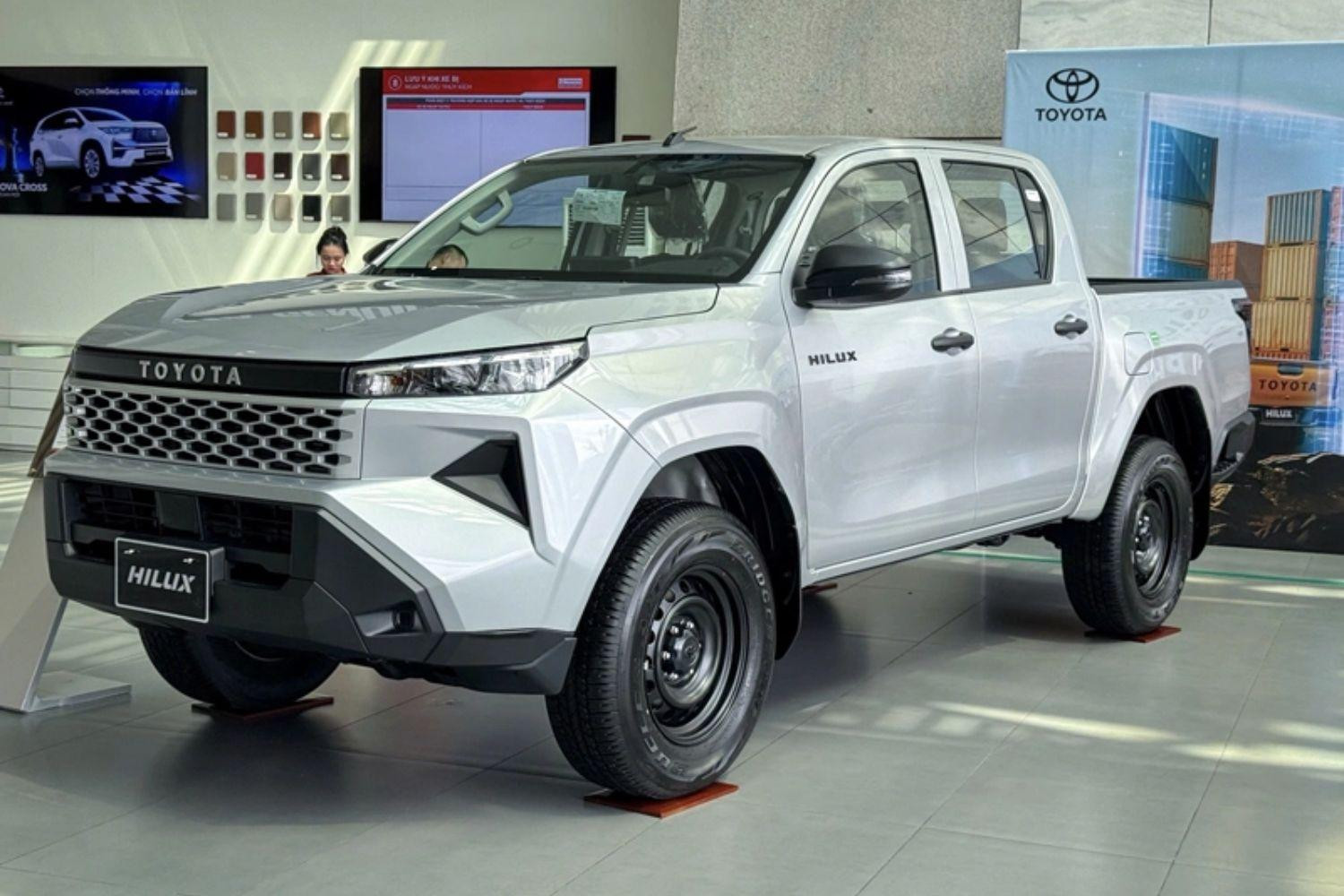 toyota-hilux-new3_1792766364.jpg