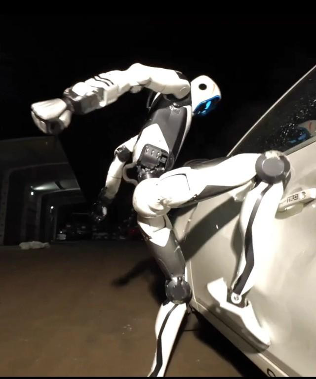 robot-ve-si-3_1792768077.jpg