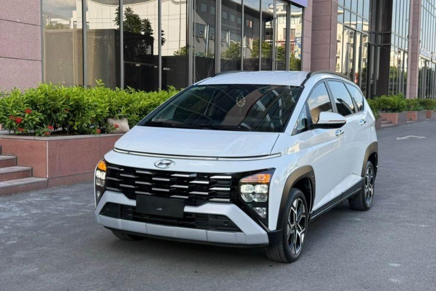 hyundai-stargazer-1_1792815547.jpg
