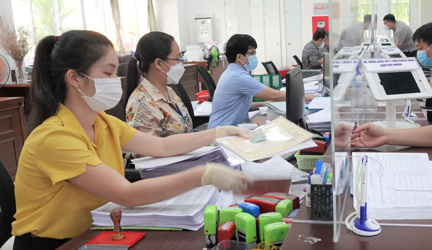 Bộ Nội vụ đề xuất thống nhất quản lý dữ liệu cán bộ, công chức, viên chức - Ảnh 1.