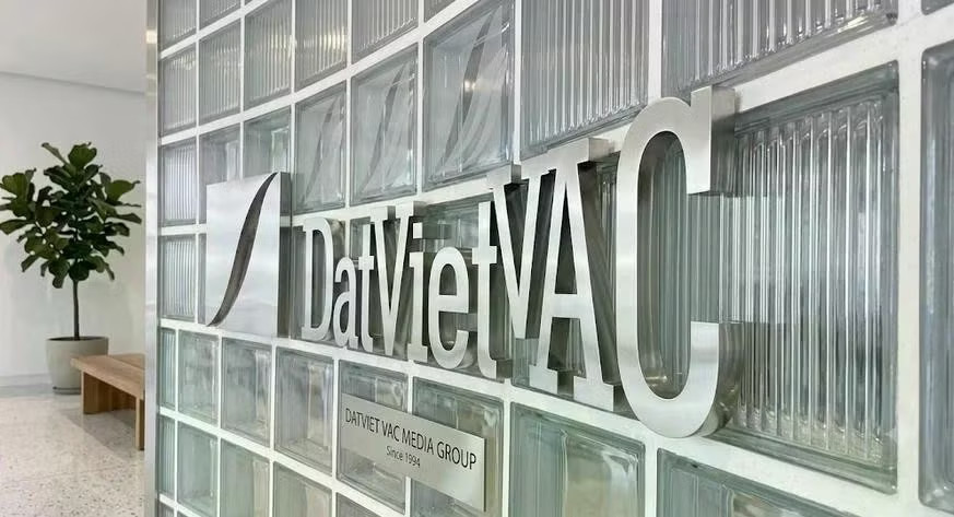 DatViet VAC Group Holdings sẽ niêm yết 111.418.000 cổ phiếu trên sàn HoSE. Trăm triệu cổ phiếu sắp lên sàn HoSE - Ảnh 1.