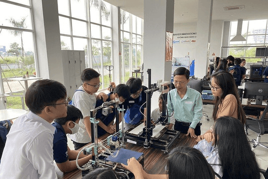 Bên cạnh chương trình chính khóa, học sinh có cơ hội tham gia nhiều hoạt động học thuật và trải nghiệm. Ảnh: Tạp chí Khoa học và Công nghệ Việt Nam