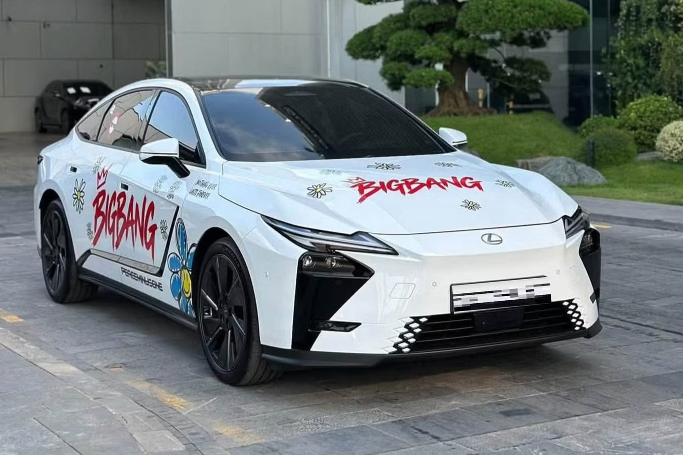 'Điểm' lại dàn xe sang trăm tỷ đưa đón nhóm nhạc Big Bang tại Việt Nam - Ảnh 10.