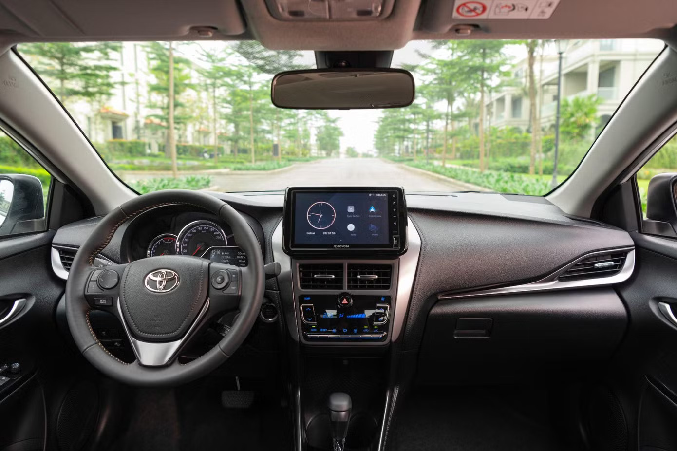 Toyota Vios tạo điểm sáng khi thị trường sedan chưa hết sức ép từ xe gầm cao - Ảnh 3.