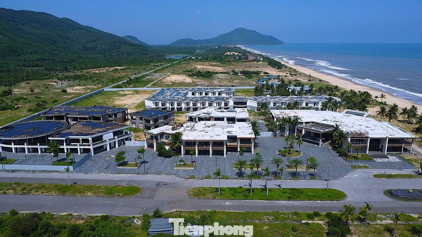 Dở dang khu nghỉ dưỡng hàng trăm triệu USD bên vịnh Lăng Cô - Ảnh 1.