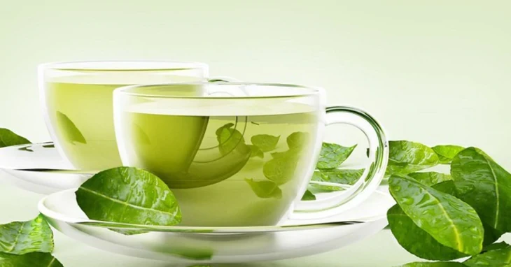 Trà xanh có nhiều lợi ích nhưng cũng có nhiều tác dụng phụ nếu uống không đúng cách.
