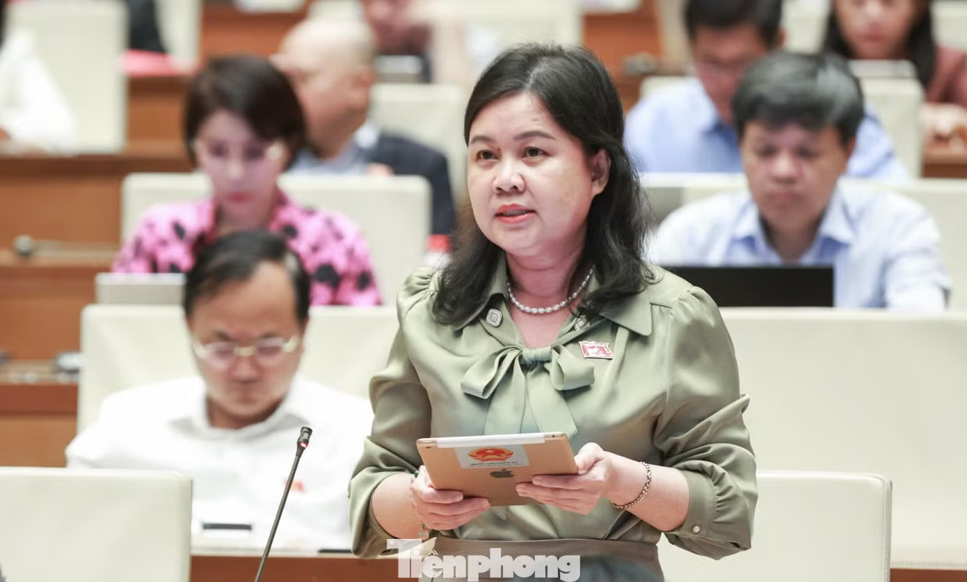 Đại biểu Quốc hội Nguyễn Phương Thủy. Ảnh: Như Ý Vì sao cần mở rộng thẩm quyền điều tra cho trưởng, phó trưởng công an cấp xã? - Ảnh 2.