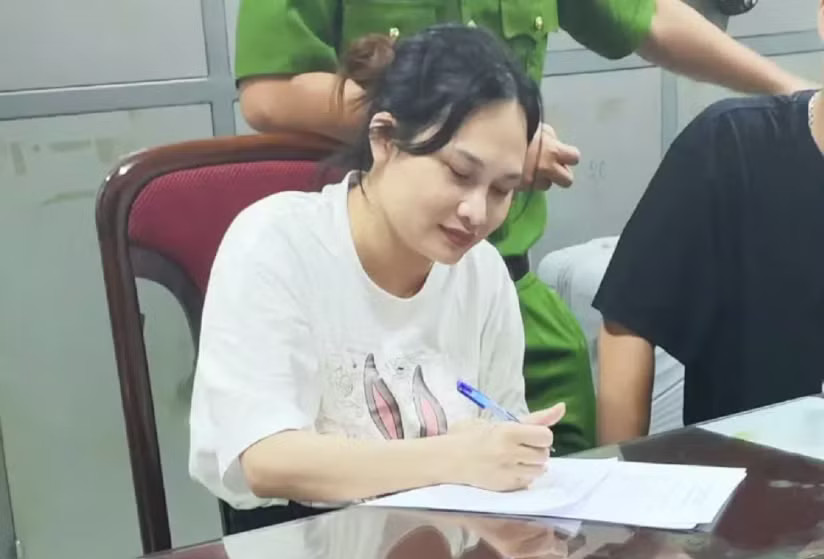 Bị cáo Ngô Thị Thêu. Bạn gái giúp Mr Pips giữ khối tài sản hàng trăm tỷ đồng - Ảnh 3.