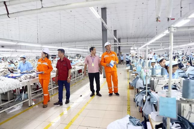 Giá điện từ tháng 11 có thể giảm bao nhiêu? - Ảnh 2.