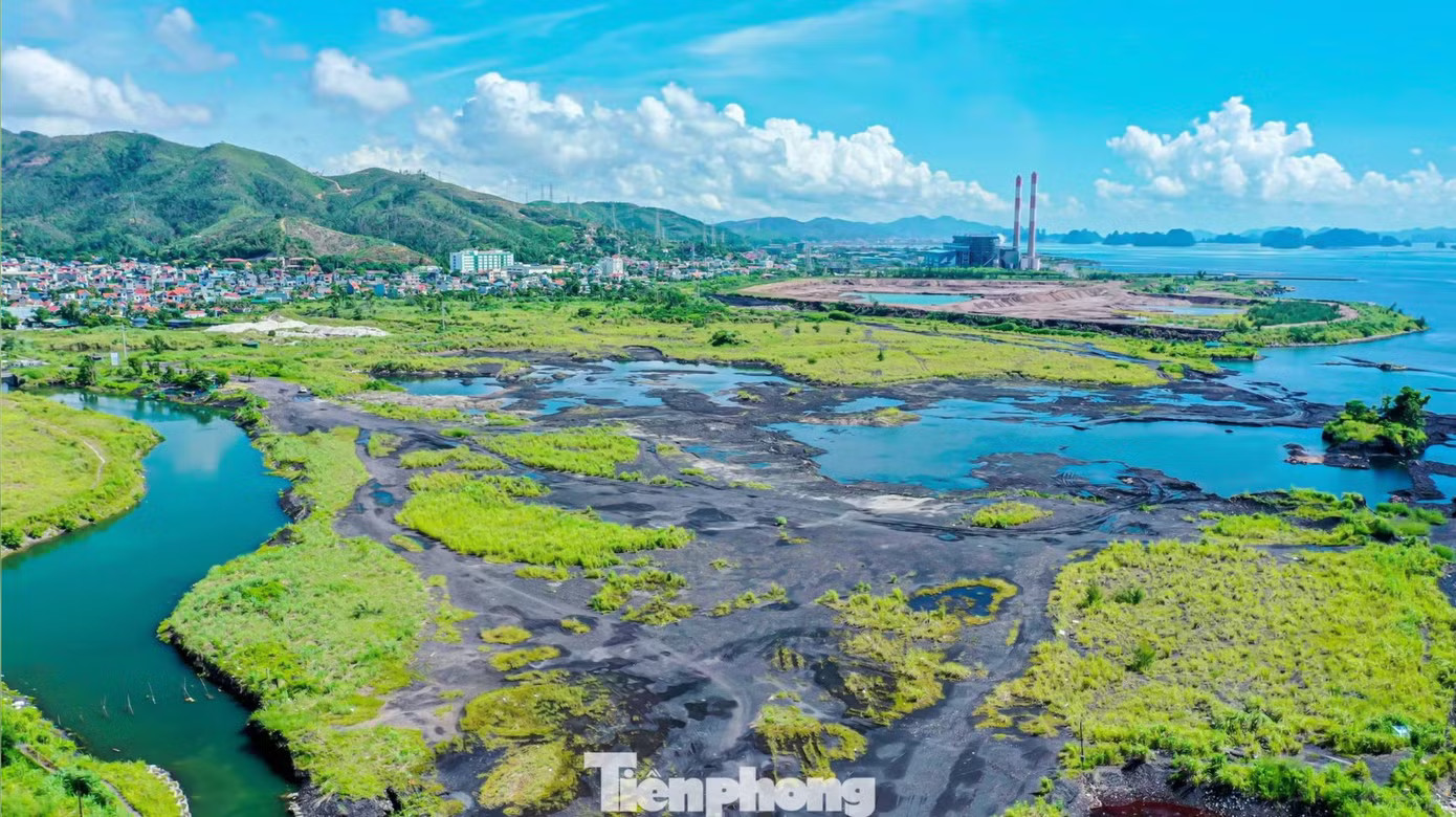 Khu vực triển khai dự án điện khí LNG hơn 2 tỷ USD ở Quảng Ninh. Dự án điện khí hơn 2 tỷ USD ở Quảng Ninh 'nằm chờ' khởi công - Ảnh 1.