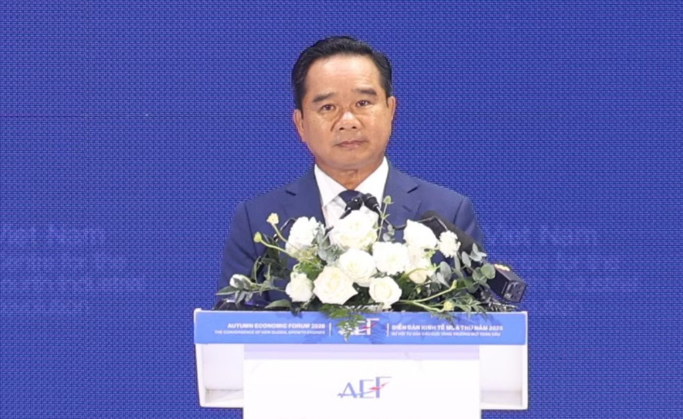 Chủ tịch UBND TPHCM Nguyễn Văn Được phát biểu khai mạc Diễn đàn. Thủ tướng: Việt Nam đã trở thành nền kinh tế phát triển năng động - Ảnh 2.