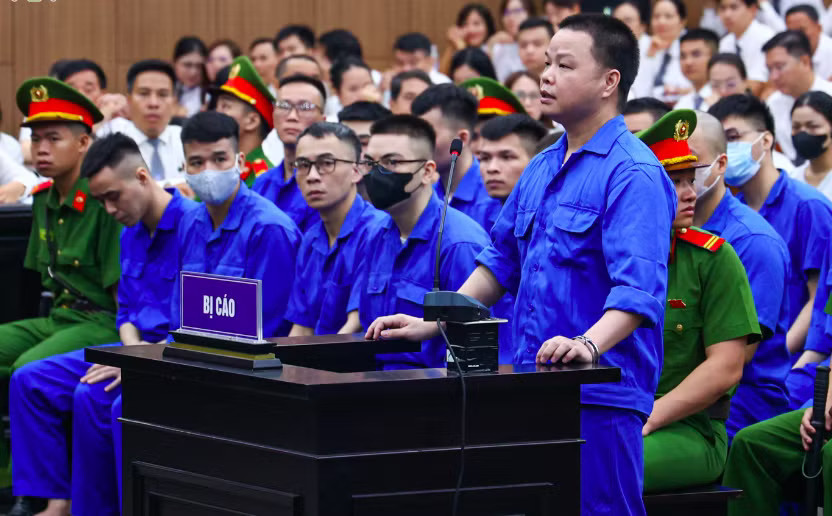 Lê Khắc Ngọ khai về biệt danh ‘Mr Hunter’, muốn định giá 143 miếng vàng bị tịch thu tương đương 600 tỷ - Ảnh 1.