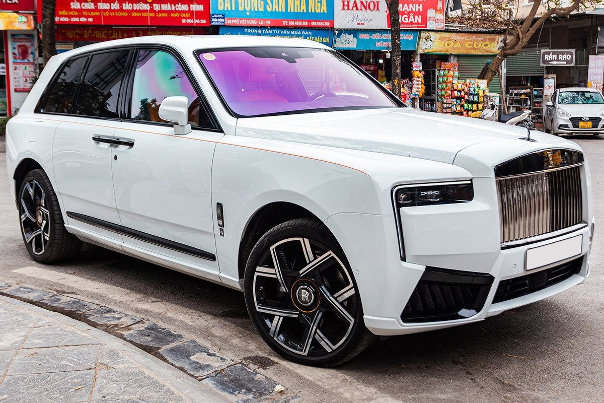 di-500km-dai-gia-ha-noi-ban-xe-sieu-sang-rolls-royce-cullinan-2025-lo-tien-ty-2564.jpg