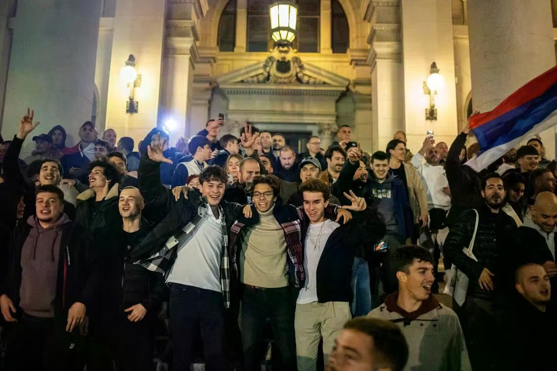 Bác sĩ tim mạch, ngôi sao bóng rổ, giáo sư hóa học: Ai sẽ lãnh đạo Serbia sau cuộc bầu cử lịch sử? - Ảnh 1.