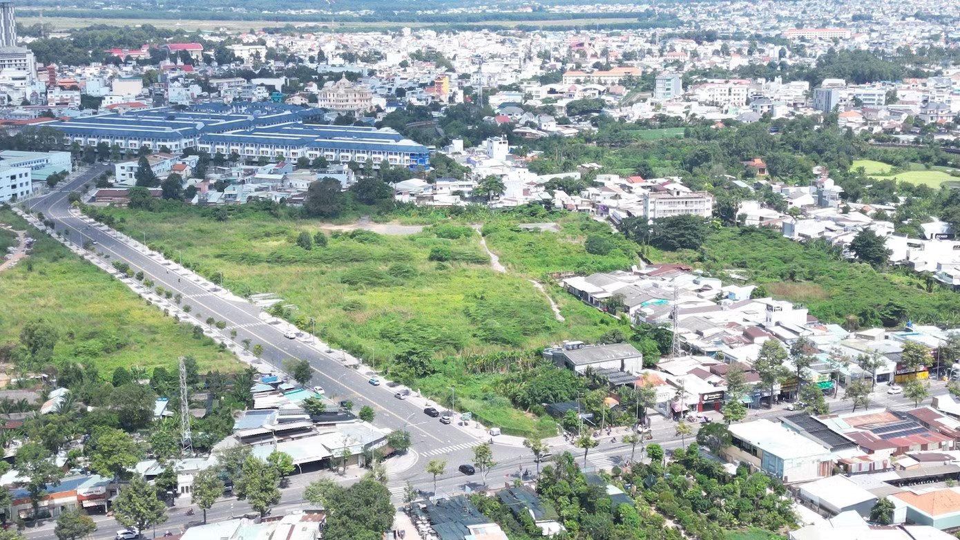 'Khu đất vàng' phường Trấn Biên thu hồi nằm giao đường Võ Thị Sáu sầm uất tại phường Trấn Biên (ảnh tư liệu) Đồng Nai cưỡng chế khu 'đất vàng' - Ảnh 3.