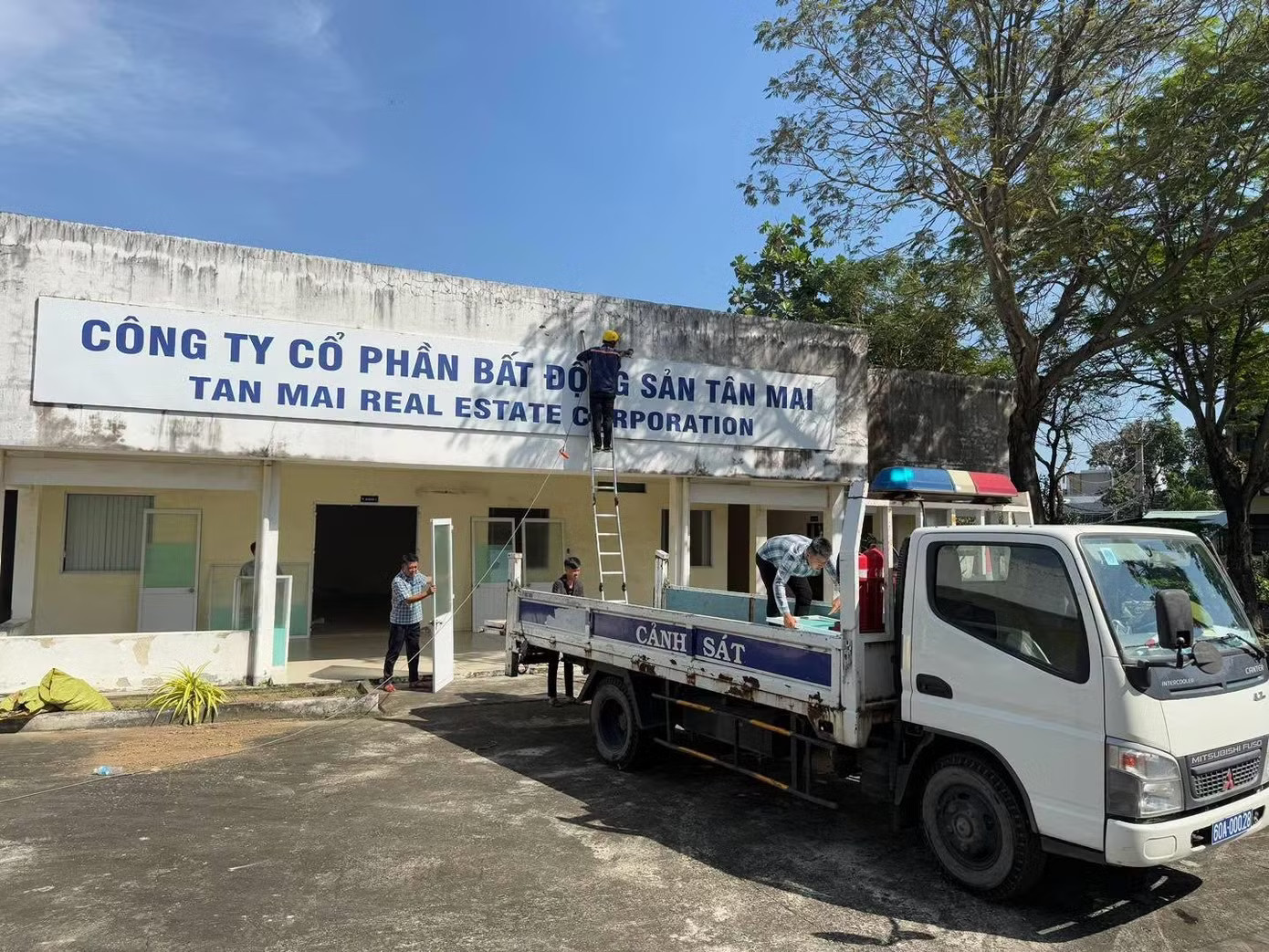 Đồng Nai cưỡng chế khu 'đất vàng' - Ảnh 2.