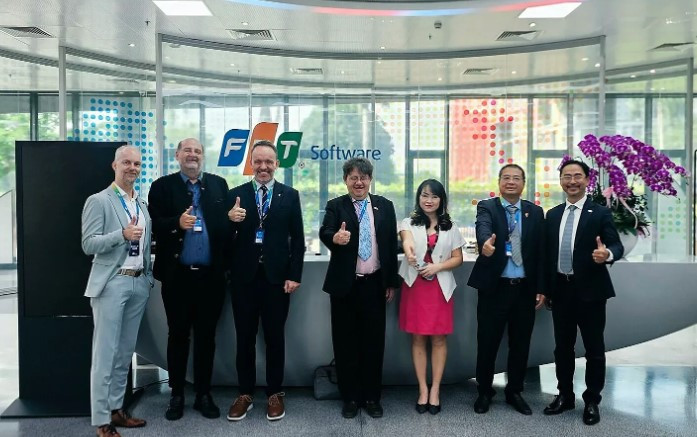 Đại diện hai bên trao đổi về cơ hội hợp tác trong lĩnh vực công nghệ đường sắt
