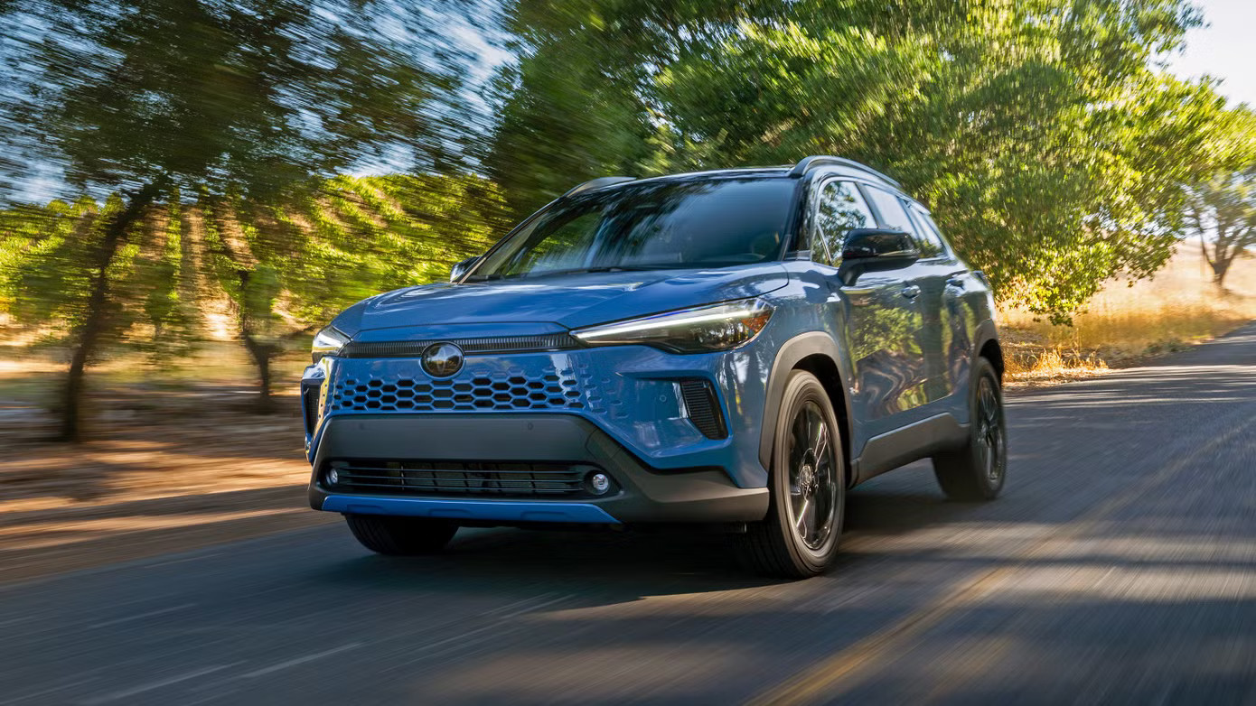 SUV điện mới của Toyota xuất hiện, có nét giống Corolla Cross - Ảnh 4.