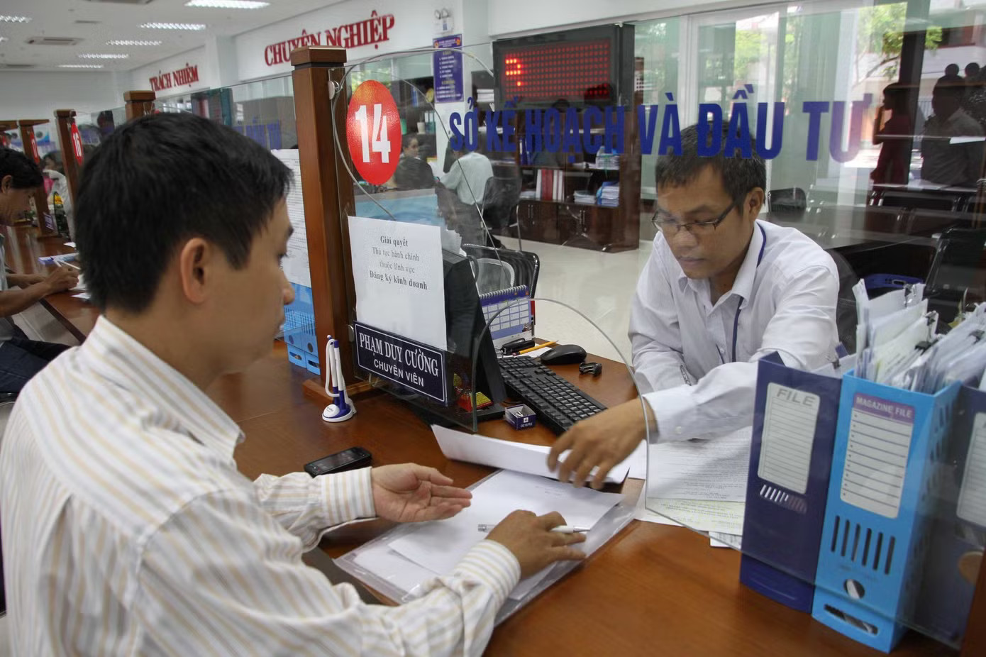 Bộ Tài chính đề xuất cơ chế đặc thù về hồ sơ khai thuế, giảm mức phạt vi phạm hành chính cho người nộp thuế ở trạng thái 03, 06. Ảnh minh họa. Đề xuất cơ chế đặc thù cho doanh nghiệp 'khai tử' - Ảnh 1.