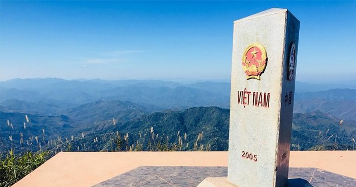 Cột mốc biên giới cao nhất Việt Nam được ví 