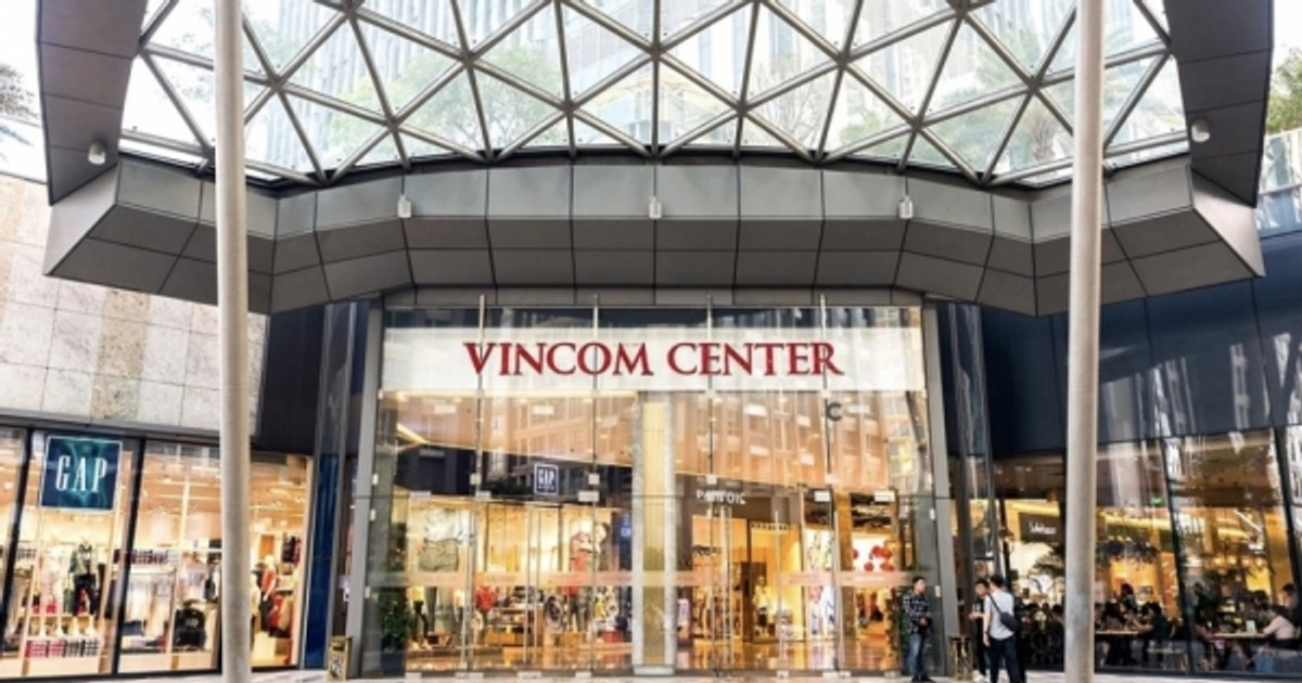 Hé lộ số tiền Vingroup (VIC) nhận về trong thương vụ bán vốn chuỗi TTTM Vincom - Quý III, VRE sẽ thu lời từ khoản tài trợ khủng cho VinFast