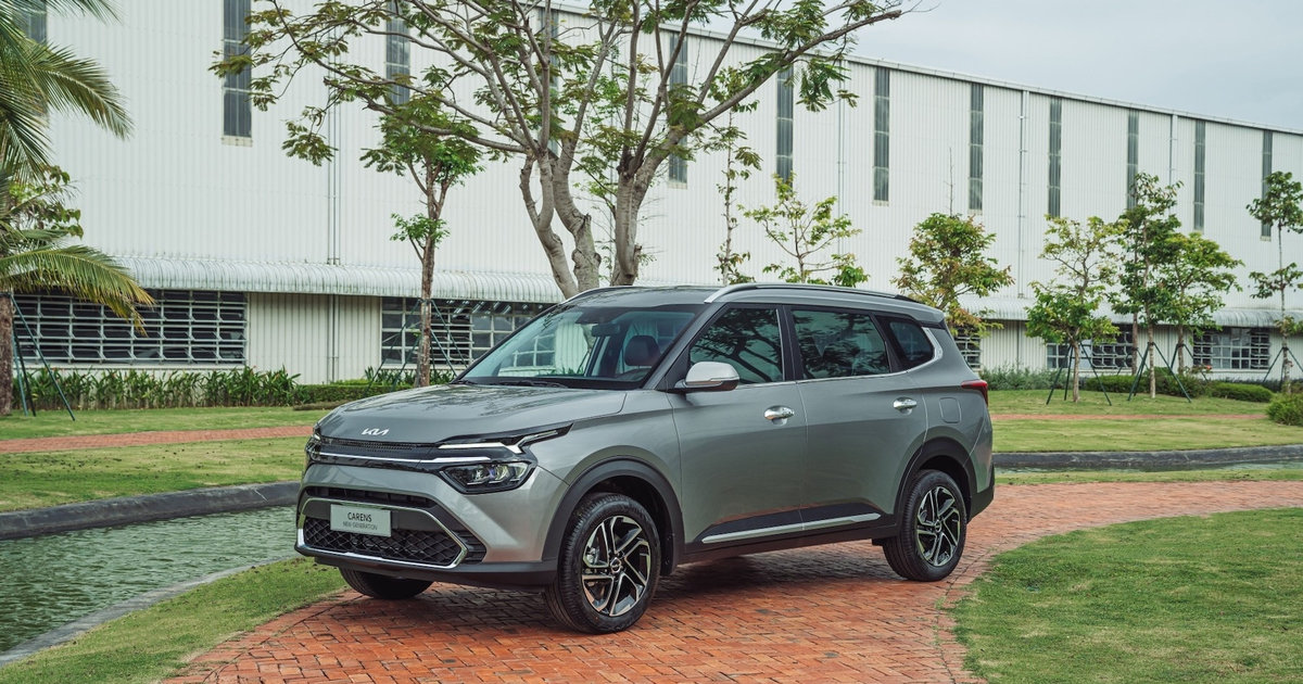 Top 5 xe MPV bán chạy tháng 10: Innova Cross tăng mạnh nhất phân khúc