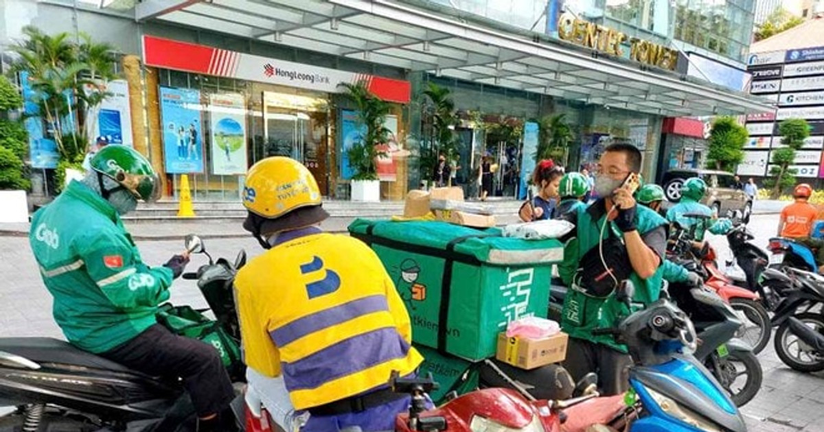 Tài xế công nghệ ‘lật kèo’ hàng loạt, tính bỏ xe xăng, ôm xe điện
