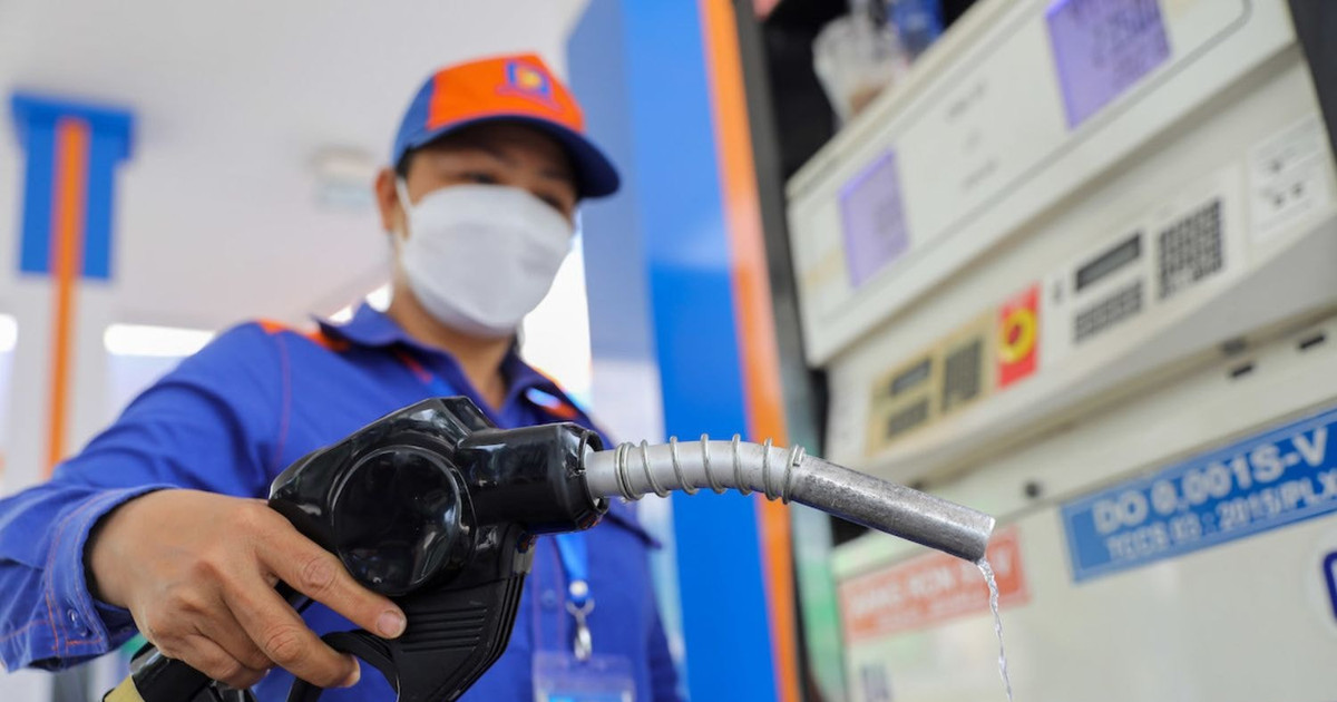 Giá dầu diesel tiếp tục giảm mạnh từ 0h00 ngày 16/4
