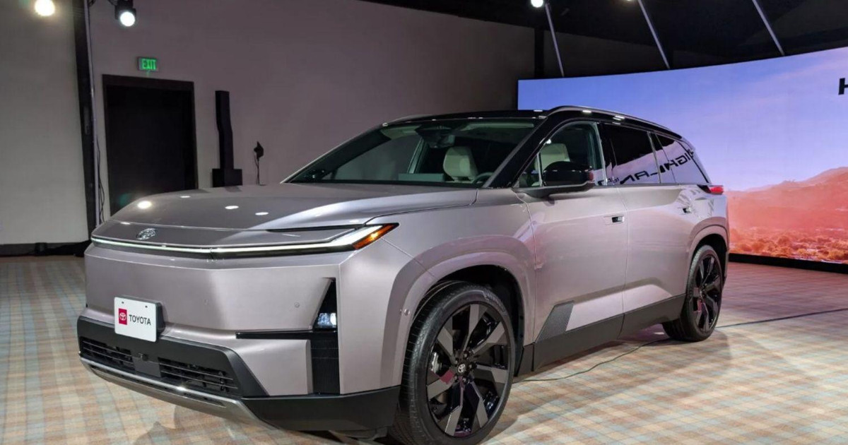 Bỏ động cơ xăng, Toyota Highlander 2027 lột xác thành xe thuần điện với thông điệp ‘Mẫu BEV đầu tiên dành cho gia đình’