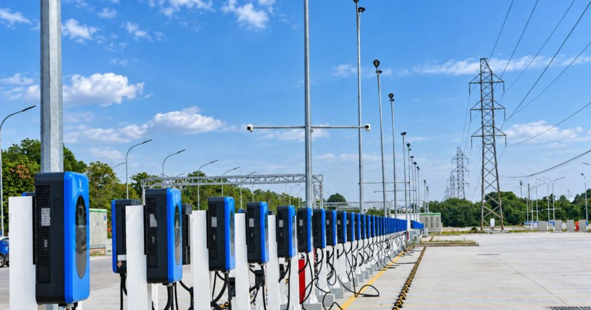 Trạm sạc ô tô điện lớn nhất Việt Nam chính thức vận hành: Diện tích gần 3 héc ta, quy mô 1.038 cổng