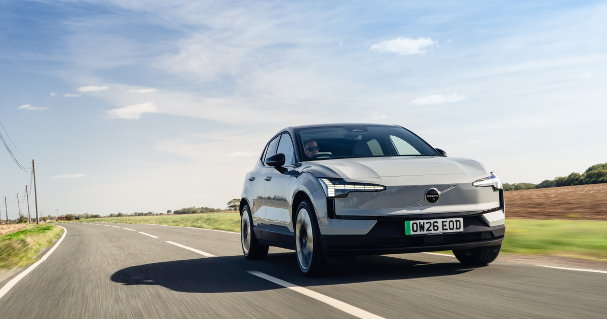 Volvo tăng tốc trong cuộc đua xe tự lái