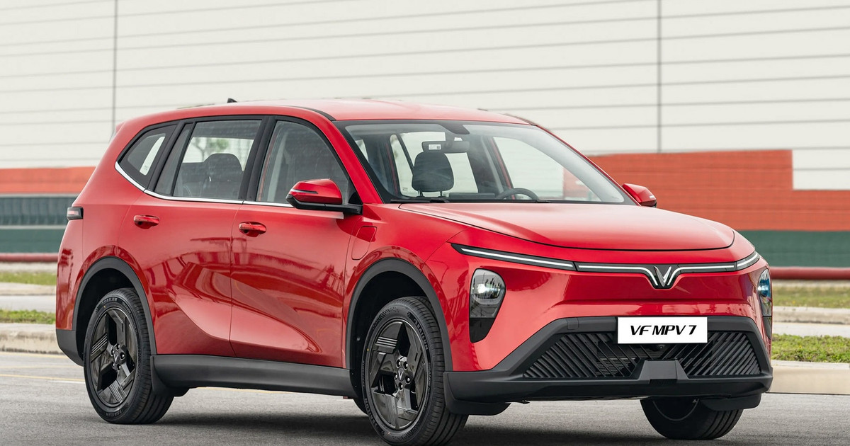 Mua VinFast MPV 7 với 0 đồng, người định mua xe đã tính từng khoản và đã nói thẳng
