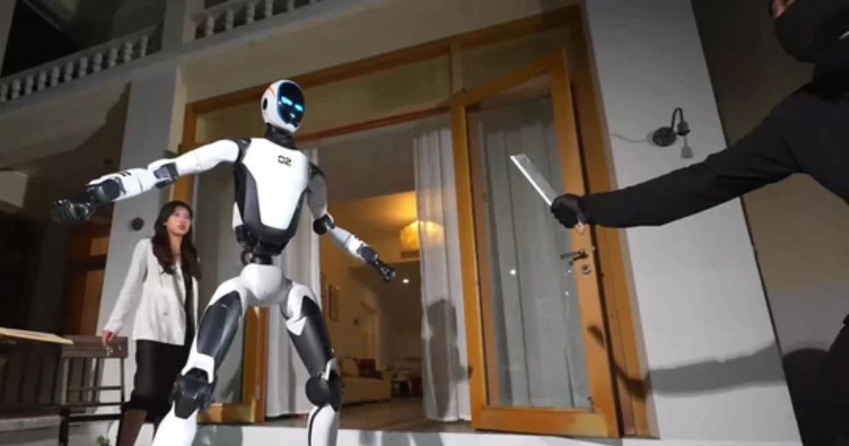Nhà sản xuất lớn nhất thế giới ra mắt robot vệ sĩ: Biết võ Kungfu, nâng được ô tô giải cứu người mắc kẹt, giá dự kiến hơn 700 triệu đồng
