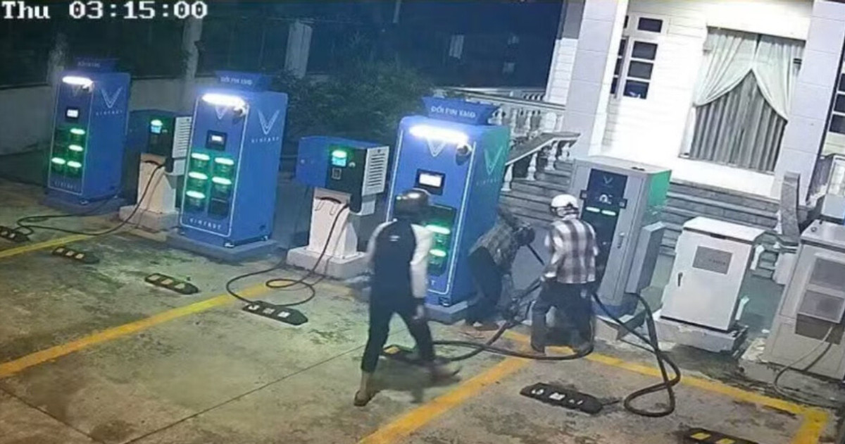 Bắt giữ 4 người cắt trộm dây trụ sạc VinFast gây thiệt hại 140 triệu đồng, có đối tượng chỉ mới 13 tuổi