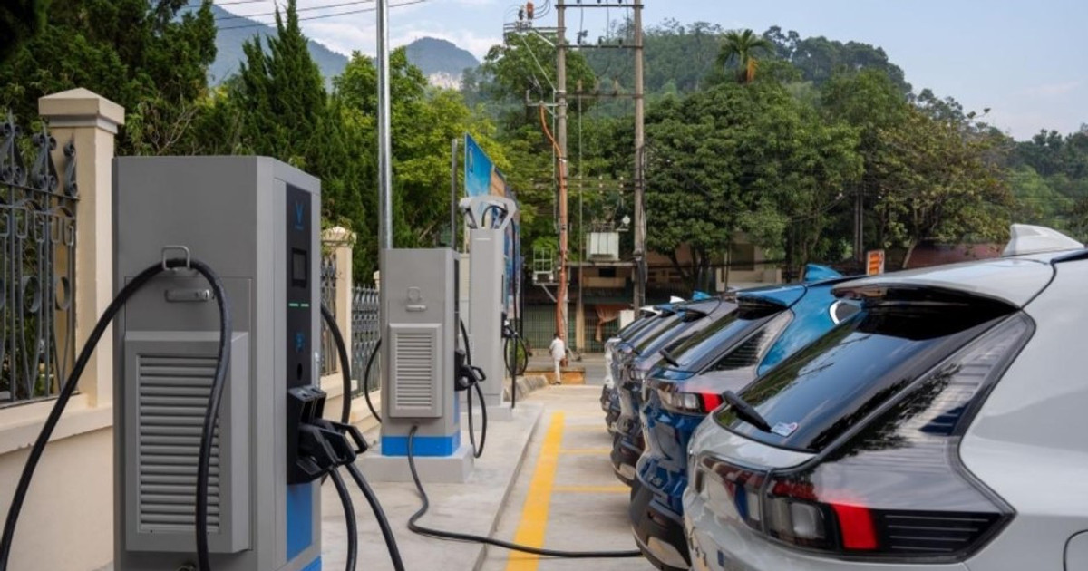 Ô tô Trung Quốc chỉ mất vài phút để sạc đầy pin: Cuộc đua xe điện thêm "nóng"