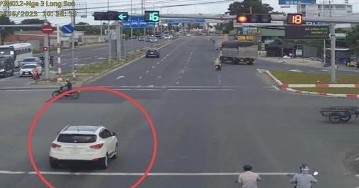 Gặp đèn đỏ nhưng không có vạch dừng, tài xế phải thực hiện ra sao để tránh bị phạt lên tới 20 triệu đồng và trừ 4 điểm GPLX?