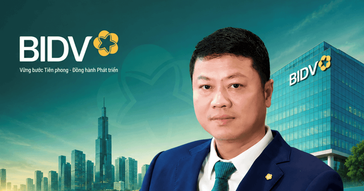 Chân dung Chủ tịch ngân hàng lớn nhất Việt Nam vừa trở thành tân Tiến sĩ