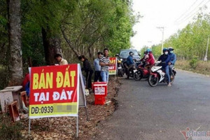 Dùng đòn bẩy tài chính mua bất động sản nhà đầu tư như ngồi trên đống lửa