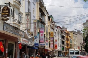 Khách sạn phá sản hàng loạt