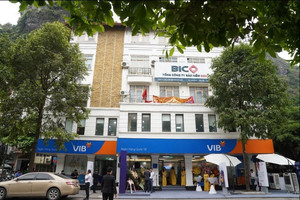 Thêm người nhà lãnh đạo VIB đăng ký bán ra lượng lớn cổ phiếu