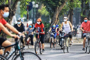 Truy vết người đi tập thể dục tại các tuyến phố quanh Hồ Tây