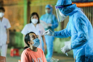 17 người Hà Nội nhiễm SARS-CoV-2, 3 ca liên quan nhà thuốc Đức Tâm