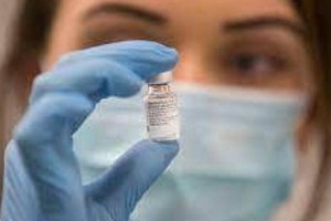 Khi thế giới mong đợi vaccine COVID-1